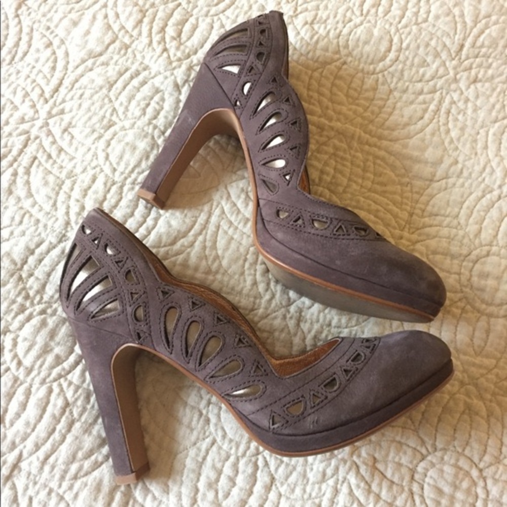 Miss Albright Art Deco Purple Scallop Suede Pump